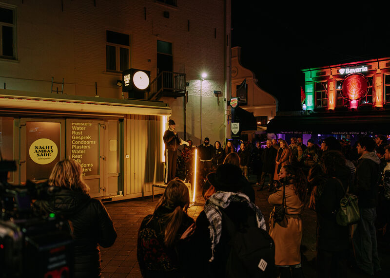 Knaapen support Nachtambassade